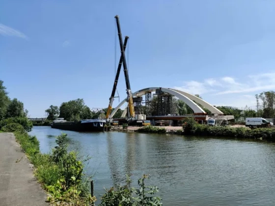 03247603 f1a6 432c 92e2 97a883885b47